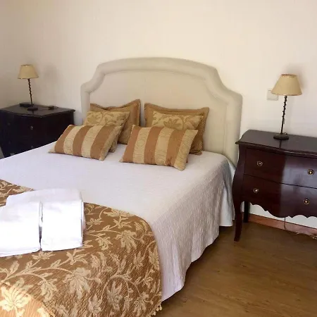 Spacious With Sea View In - 120 M², Fireplace Daire Nazaré