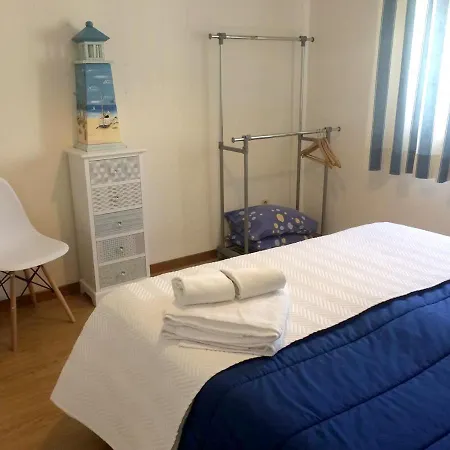 Spacious With Sea View In - 120 M², Fireplace * Nazaré